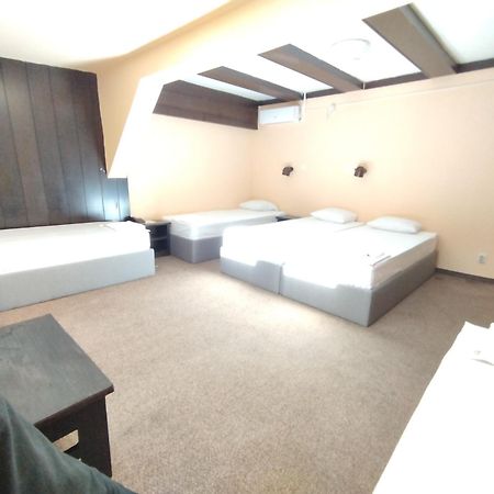 Hotel Vojvodina Нови-Сад Экстерьер фото