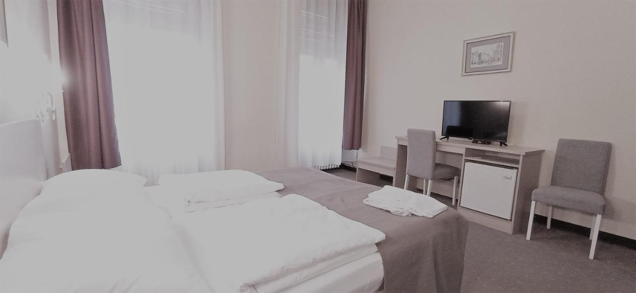 Hotel Vojvodina Нови-Сад Экстерьер фото