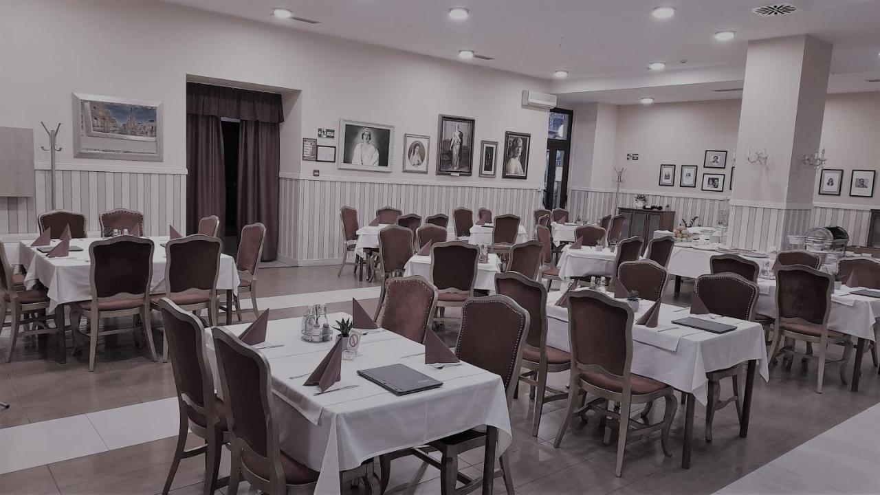 Hotel Vojvodina Нови-Сад Экстерьер фото