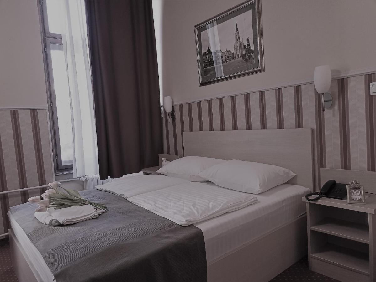 Hotel Vojvodina Нови-Сад Экстерьер фото