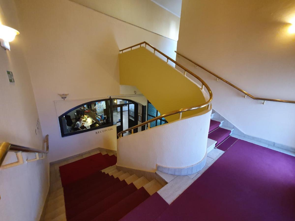 Hotel Vojvodina Нови-Сад Экстерьер фото