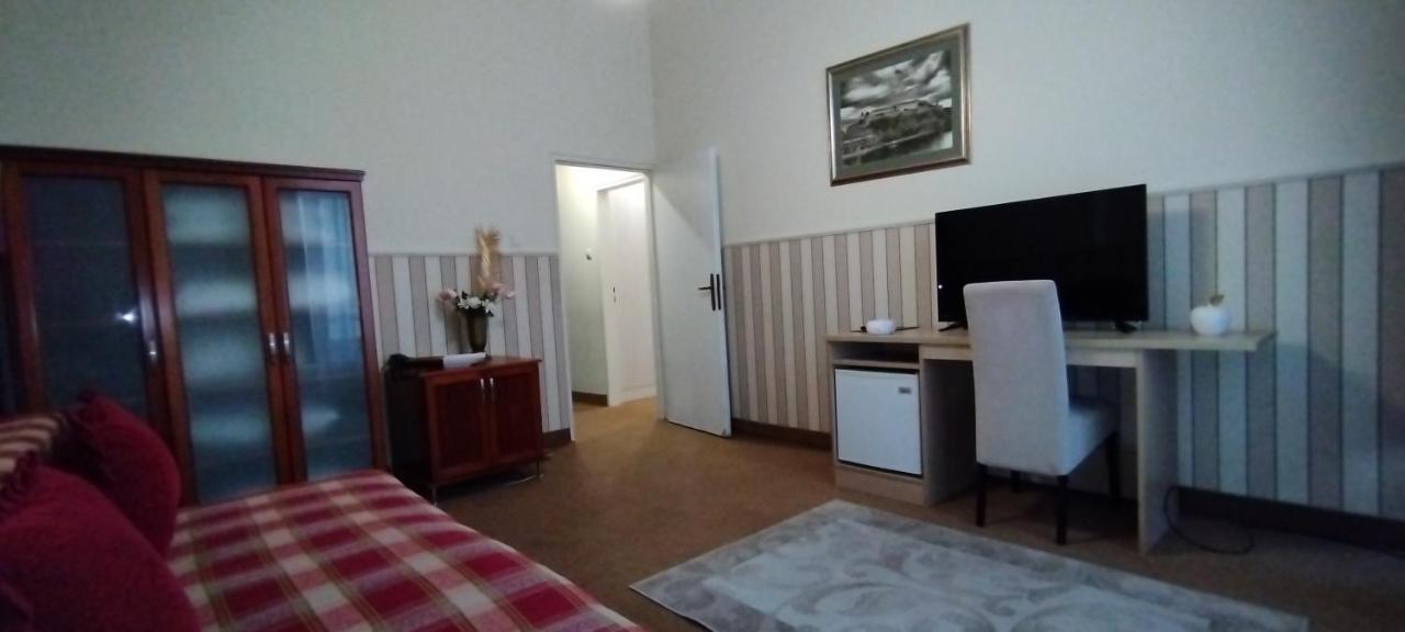 Hotel Vojvodina Нови-Сад Экстерьер фото