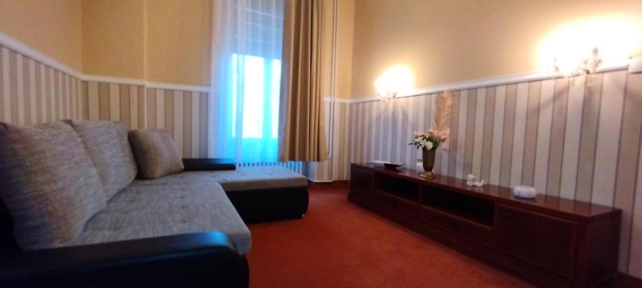 Hotel Vojvodina Нови-Сад Экстерьер фото