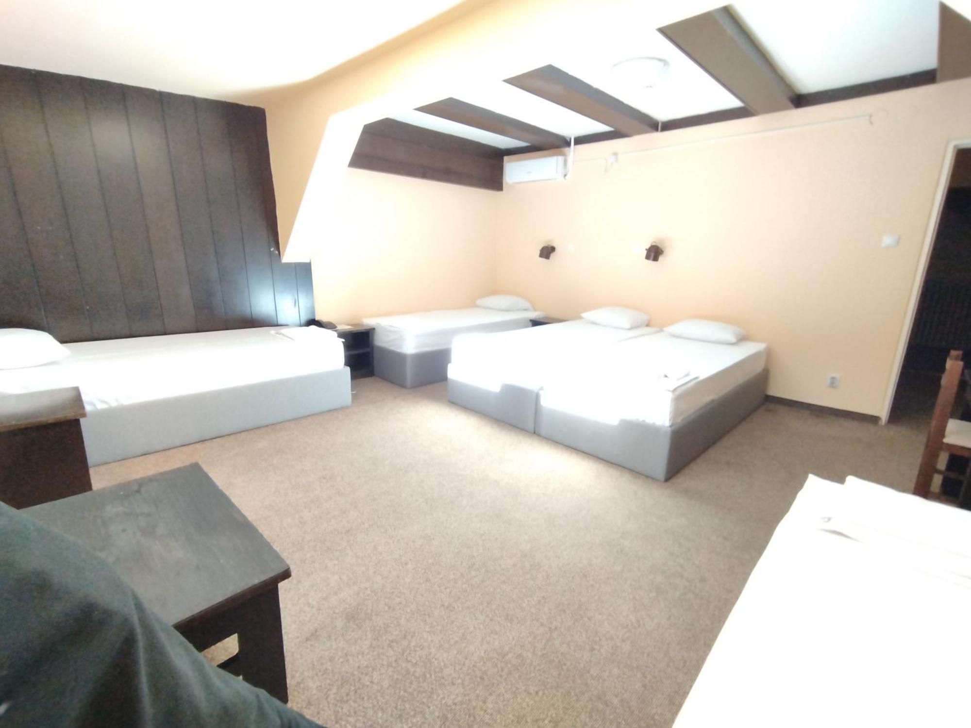 Hotel Vojvodina Нови-Сад Экстерьер фото