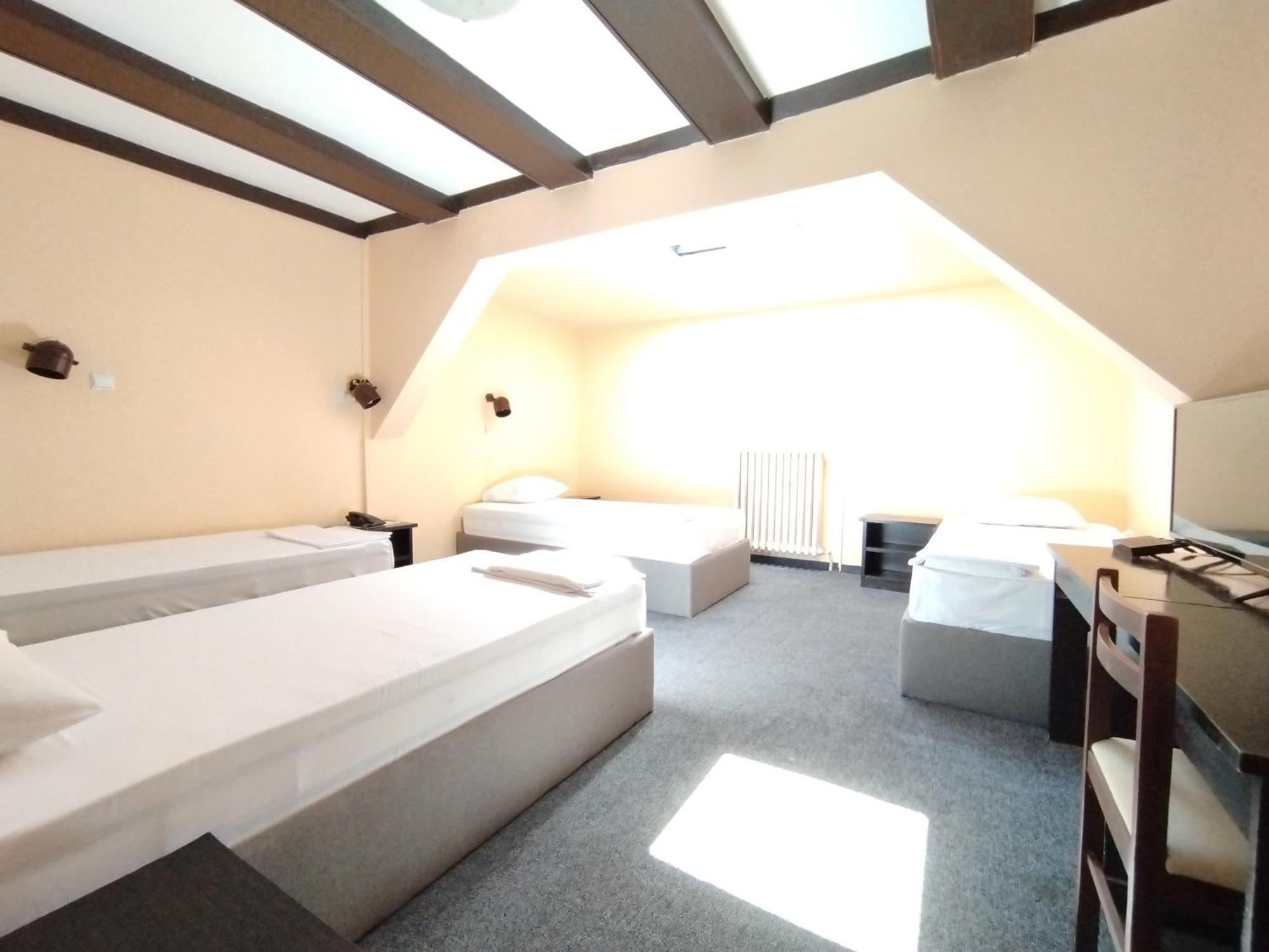 Hotel Vojvodina Нови-Сад Экстерьер фото