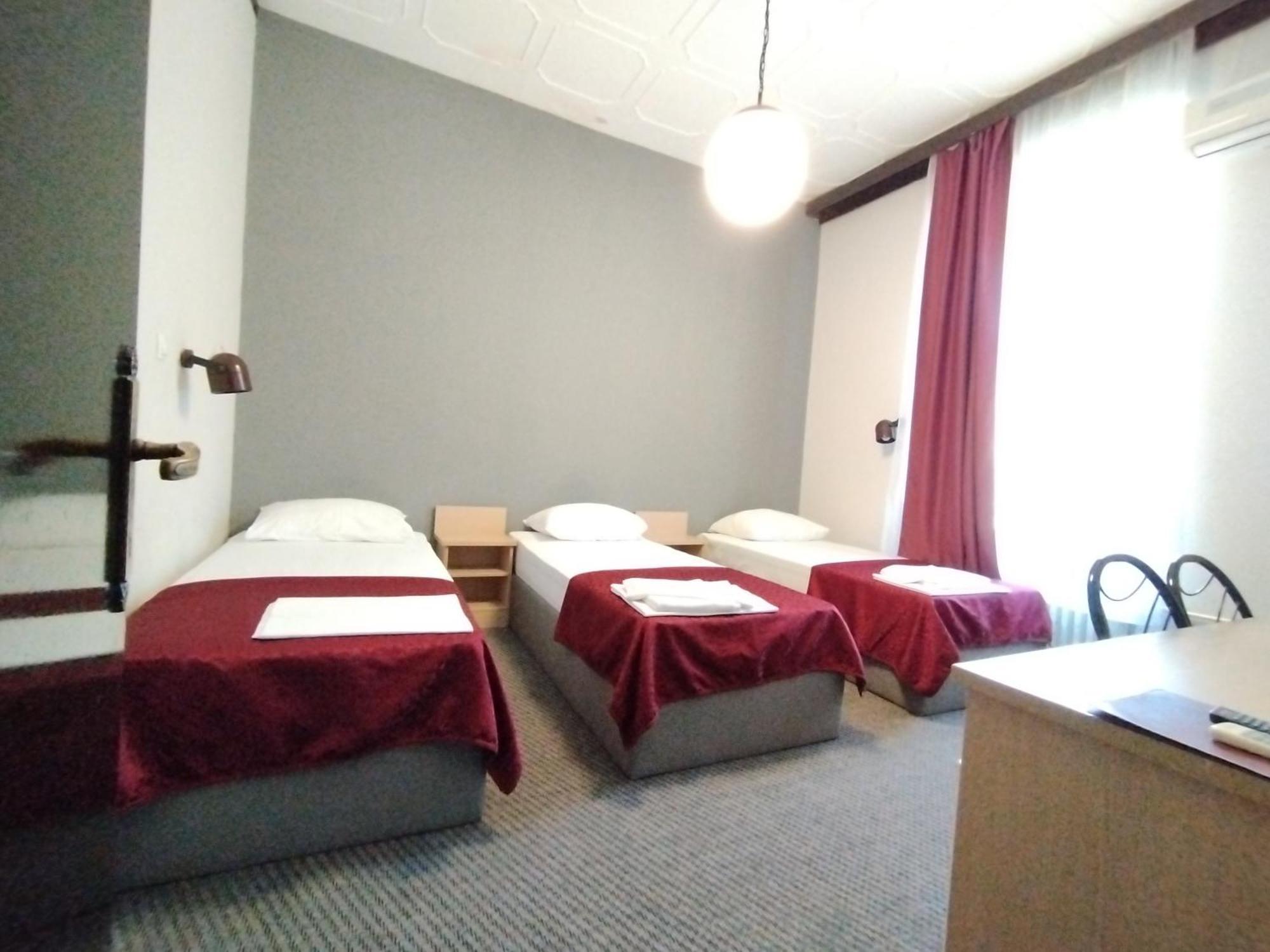 Hotel Vojvodina Нови-Сад Экстерьер фото