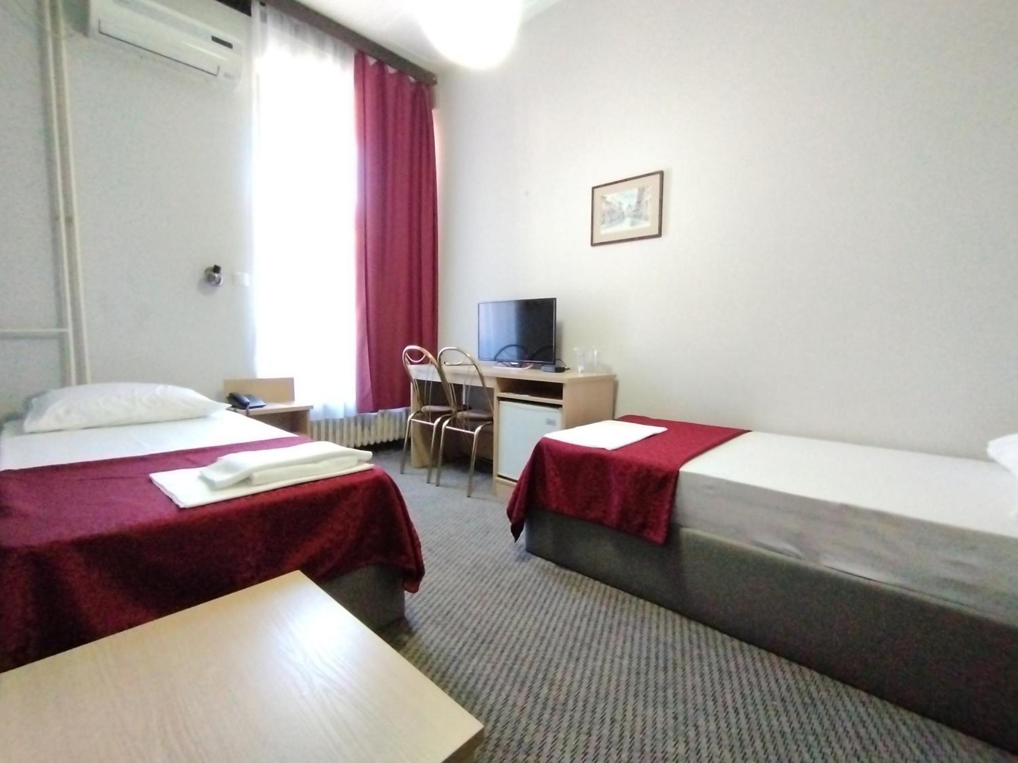 Hotel Vojvodina Нови-Сад Экстерьер фото